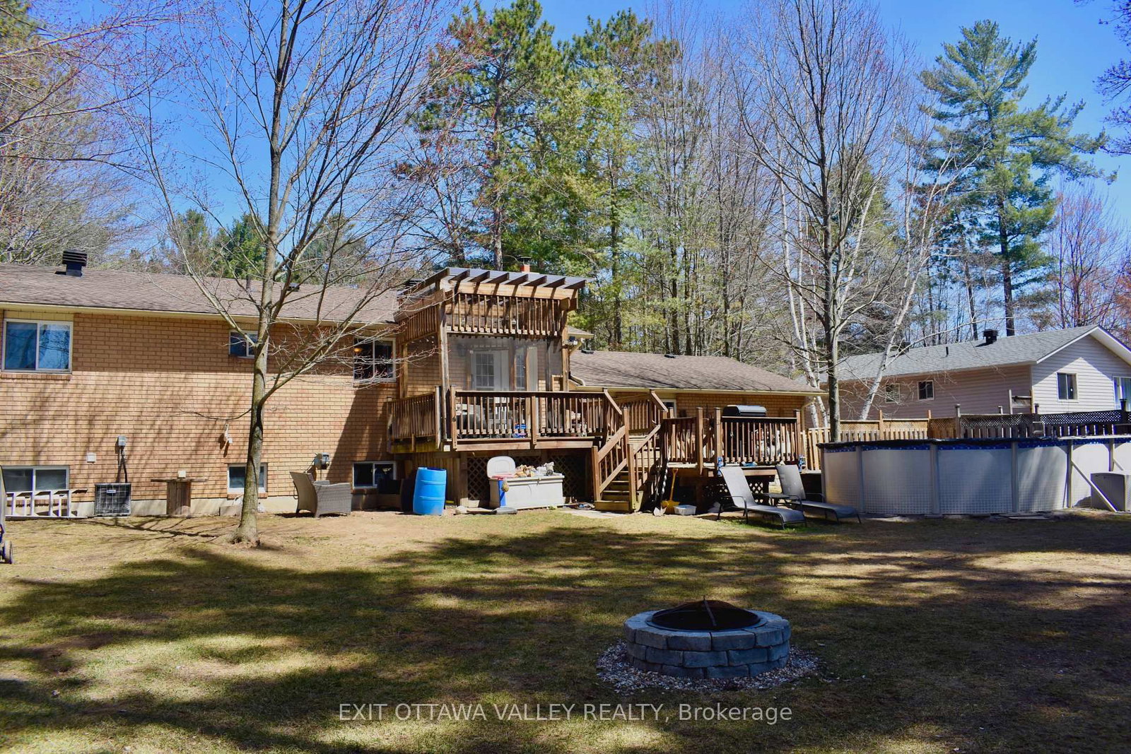 16 Heritage Drive • Petawawa, ON photo 25