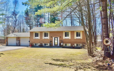 16 Heritage Drive • Petawawa, ON photo 3