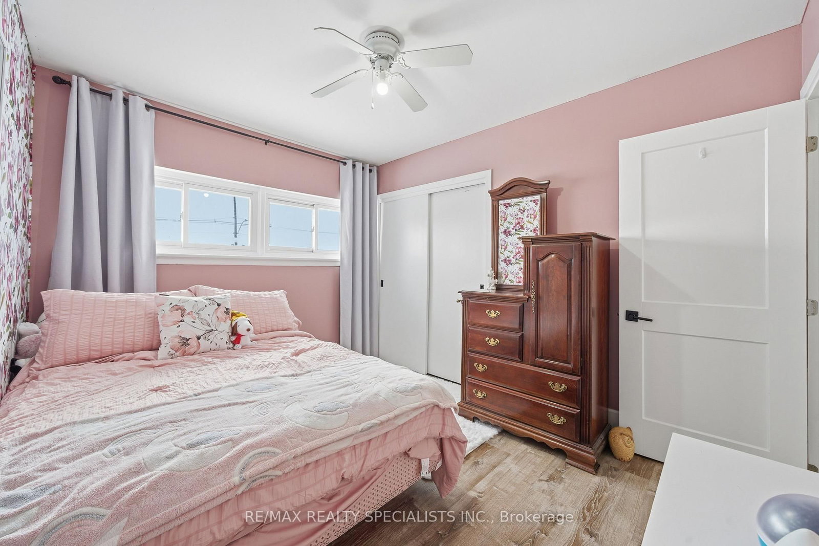 Detached House for sale at 302 King Street, Quinte West, Ontario, K8V 3X5 - Trenton Ward - MLS: X12830204