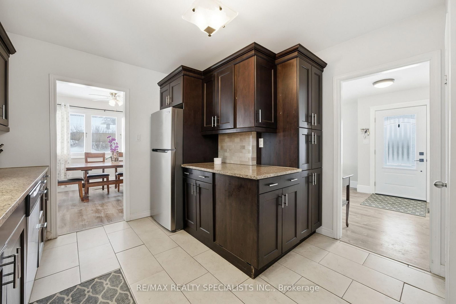 Detached House for sale at 302 King Street, Quinte West, Ontario, K8V 3X5 - Trenton Ward - MLS: X12830204