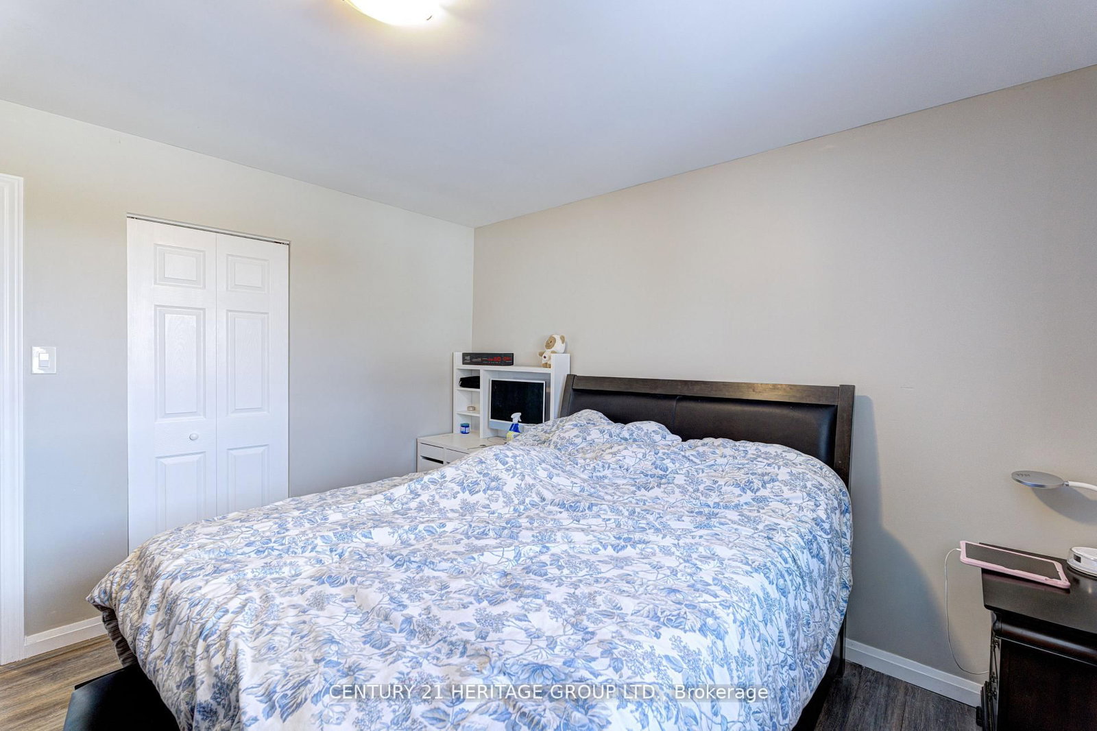 Semi-Detached House for sale at 92 Horning Drive, Hamilton, Ontario, L9C 6L1 - Fessenden - MLS: X12830308