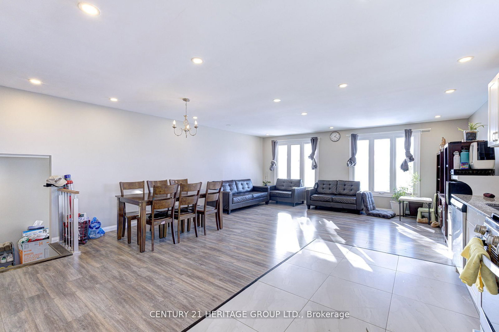 Semi-Detached House for sale at 92 Horning Drive, Hamilton, Ontario, L9C 6L1 - Fessenden - MLS: X12830308