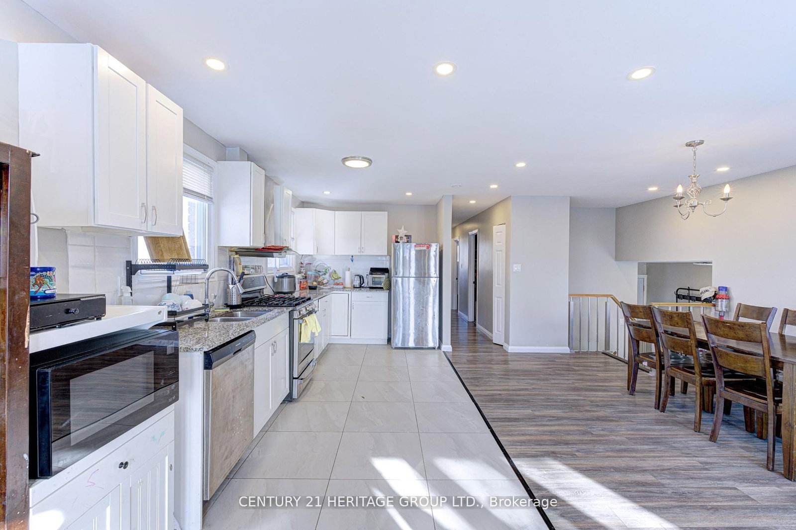 Semi-Detached House for sale at 92 Horning Drive, Hamilton, Ontario, L9C 6L1 - Fessenden - MLS: X12830308