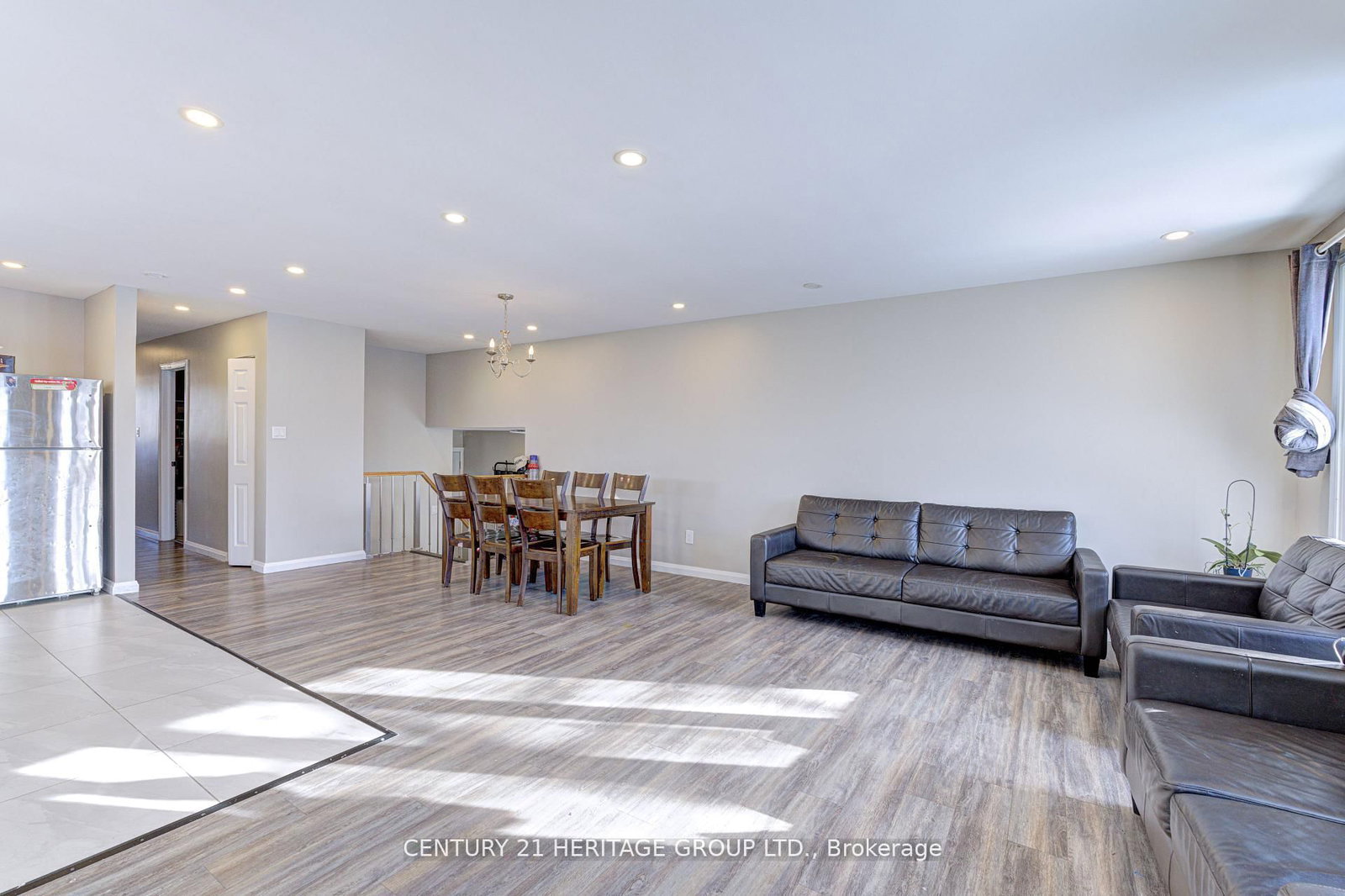 Semi-Detached House for sale at 92 Horning Drive, Hamilton, Ontario, L9C 6L1 - Fessenden - MLS: X12830308