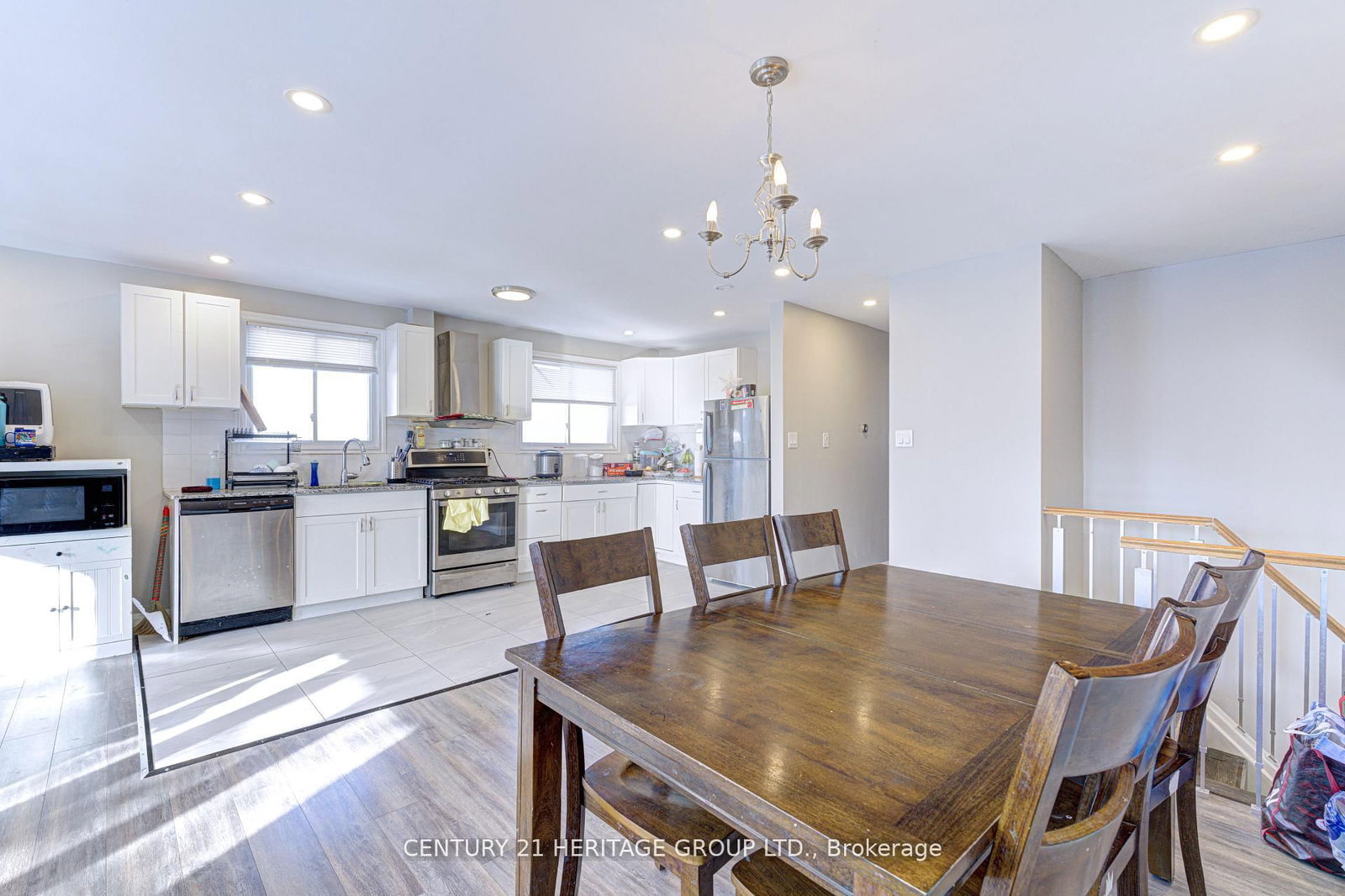 Semi-Detached House for sale at 92 Horning Drive, Hamilton, Ontario, L9C 6L1 - Fessenden - MLS: X12830308