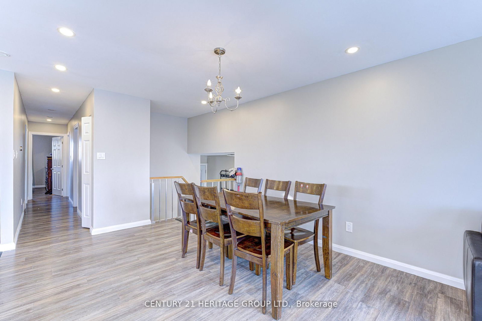 Semi-Detached House for sale at 92 Horning Drive, Hamilton, Ontario, L9C 6L1 - Fessenden - MLS: X12830308