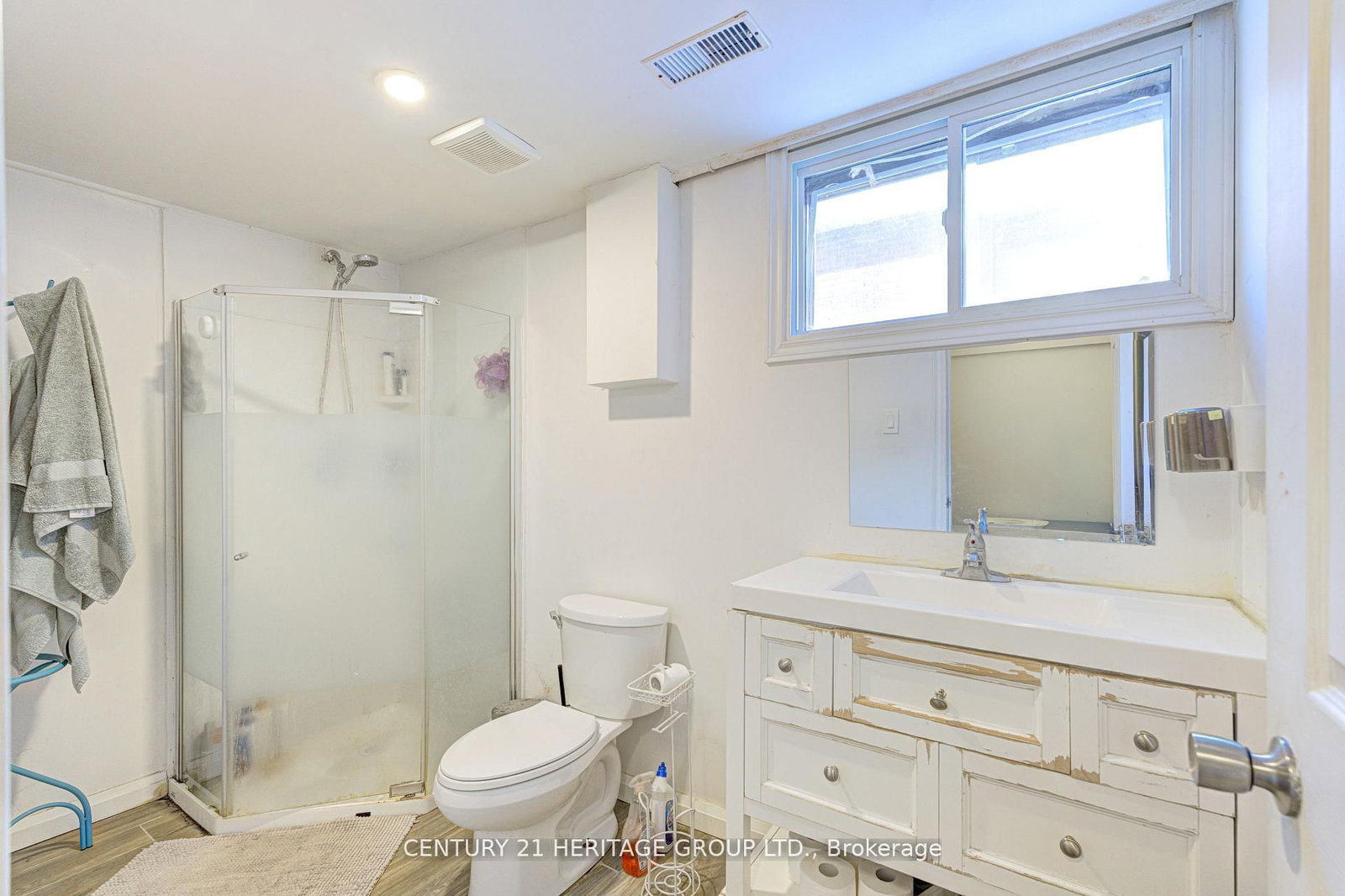 Semi-Detached House for sale at 92 Horning Drive, Hamilton, Ontario, L9C 6L1 - Fessenden - MLS: X12830308