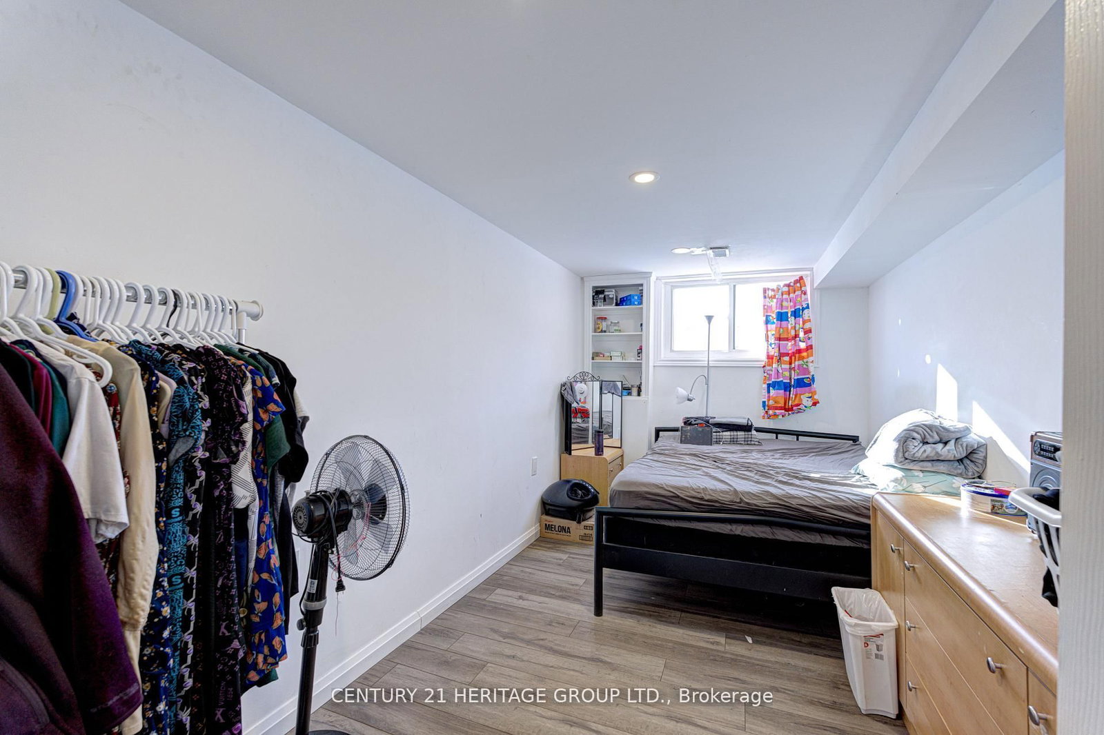 Semi-Detached House for sale at 92 Horning Drive, Hamilton, Ontario, L9C 6L1 - Fessenden - MLS: X12830308