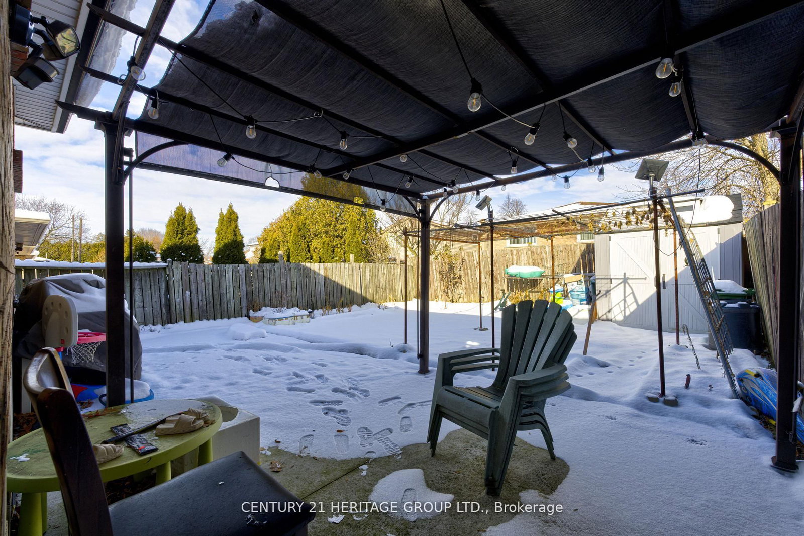 Semi-Detached House for sale at 92 Horning Drive, Hamilton, Ontario, L9C 6L1 - Fessenden - MLS: X12830308