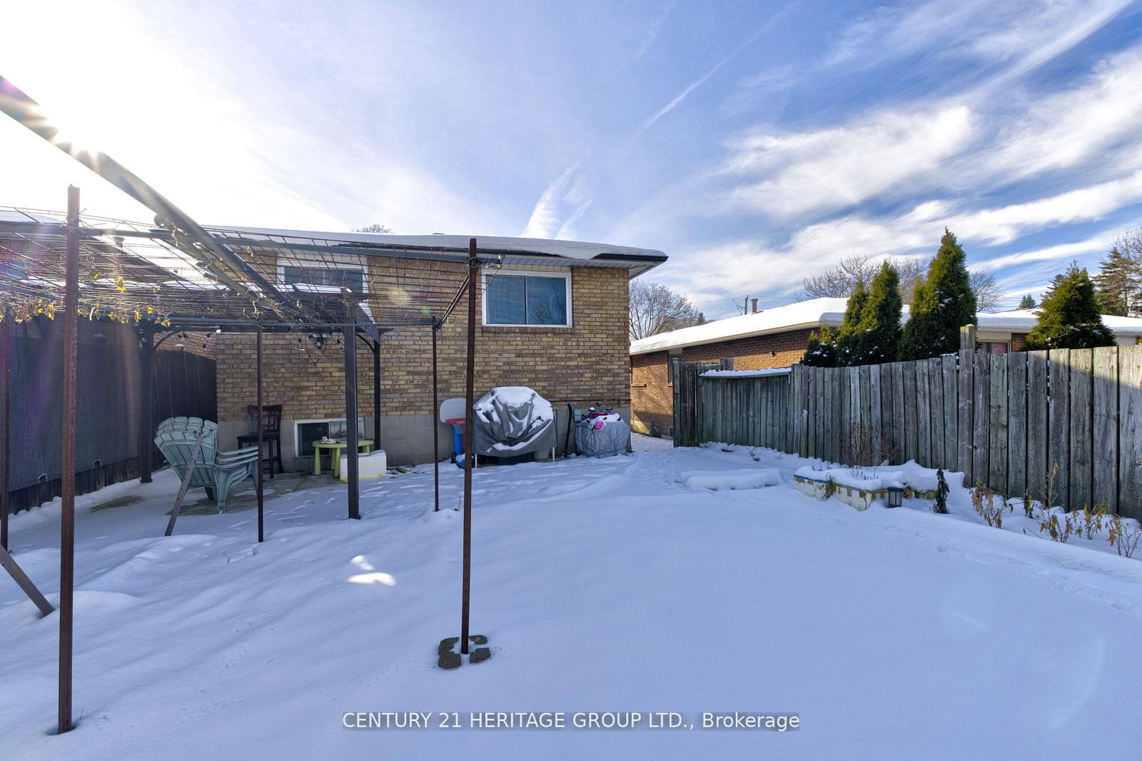 Semi-Detached House for sale at 92 Horning Drive, Hamilton, Ontario, L9C 6L1 - Fessenden - MLS: X12830308