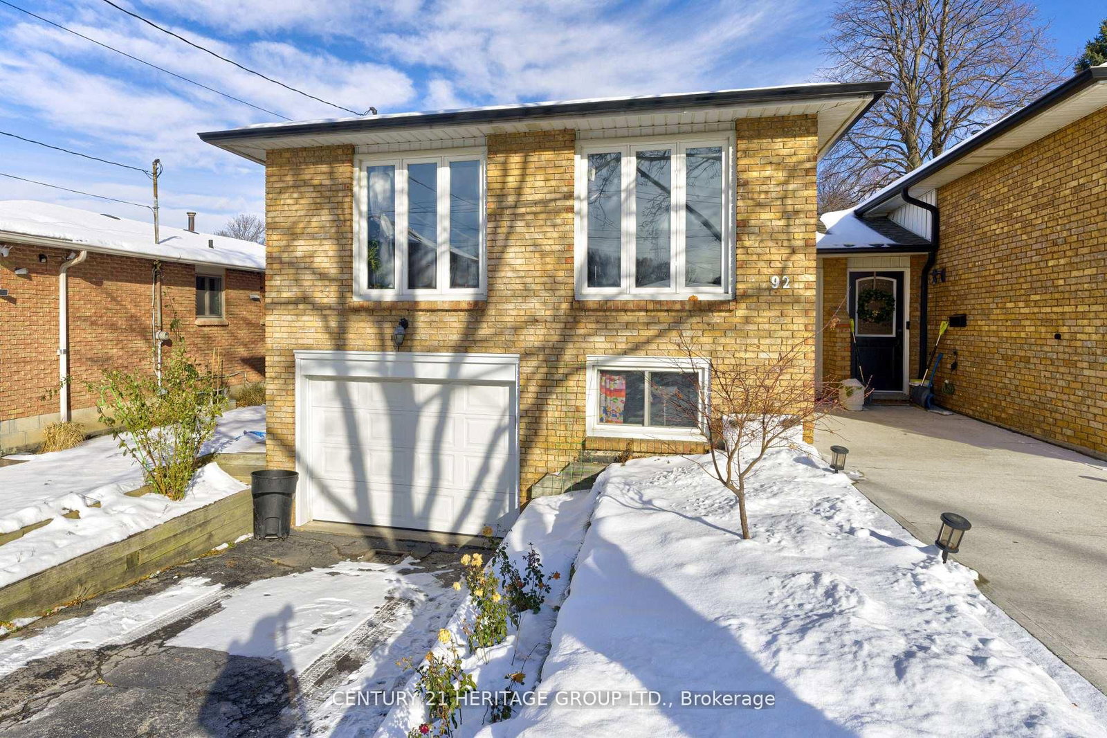 Semi-Detached House for sale at 92 Horning Drive, Hamilton, Ontario, L9C 6L1 - Fessenden - MLS: X12830308