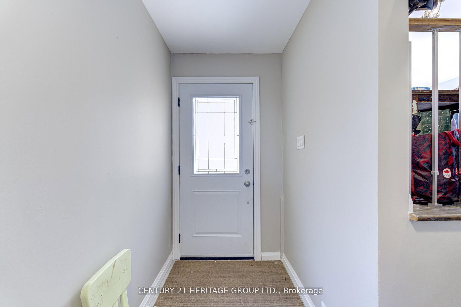 Semi-Detached House for sale at 92 Horning Drive, Hamilton, Ontario, L9C 6L1 - Fessenden - MLS: X12830308