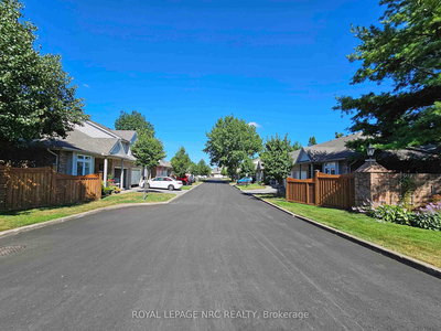 28-5070 drummond Road, Niagara Falls, Ontario image-0-2