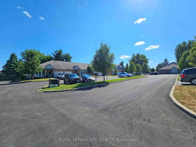 28-5070 drummond Road, Niagara Falls, Ontario image-0-3