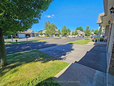 28-5070 drummond Road, Niagara Falls, Ontario image-0-4