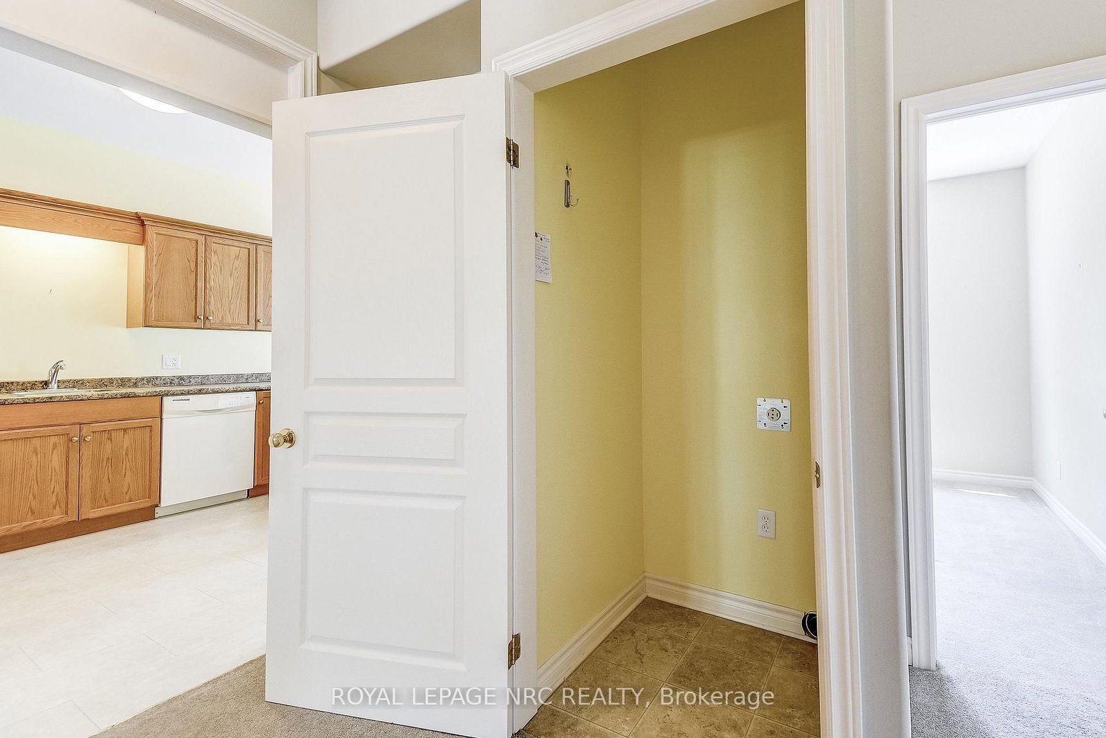 92 Loretta Drive, Unit 12 - Photo 17