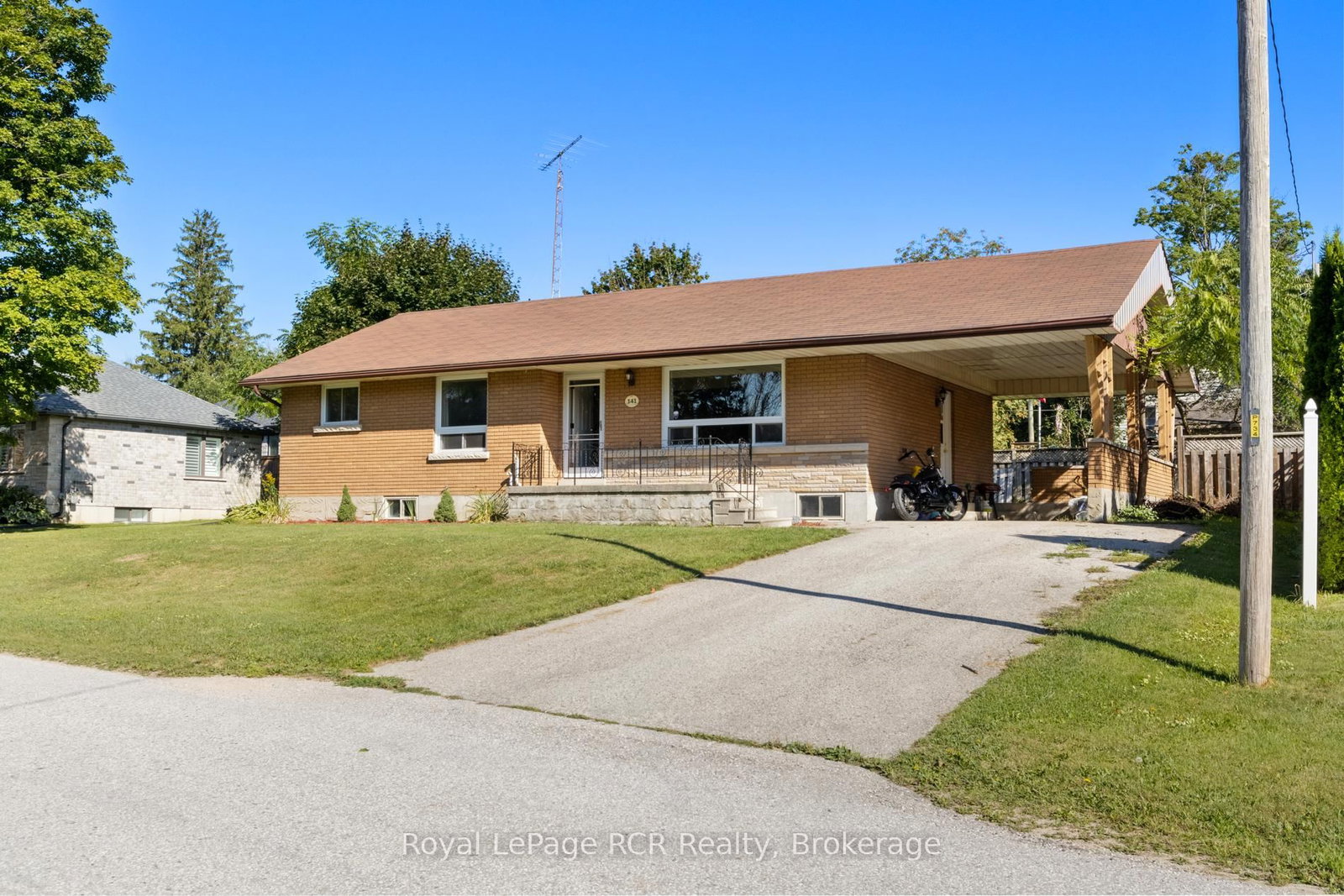 Detached House for sale at 141 North Water Street, Wellington North, Ontario, N0G 2L3 - Mount Forest - MLS: X12830690