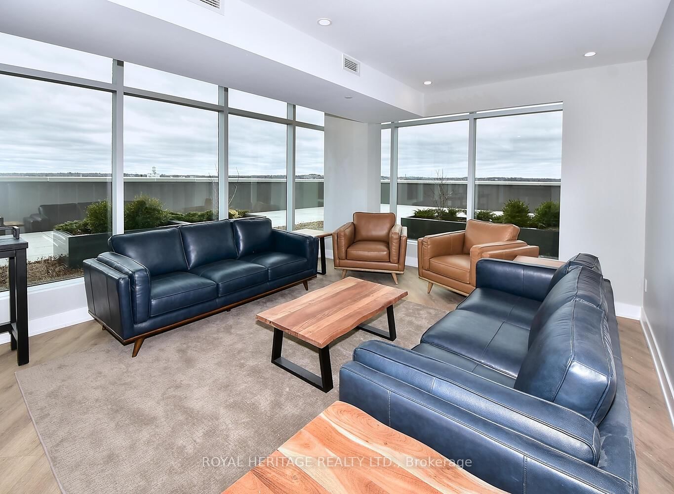 195 Hunter Street E, Unit 510 - Photo 32