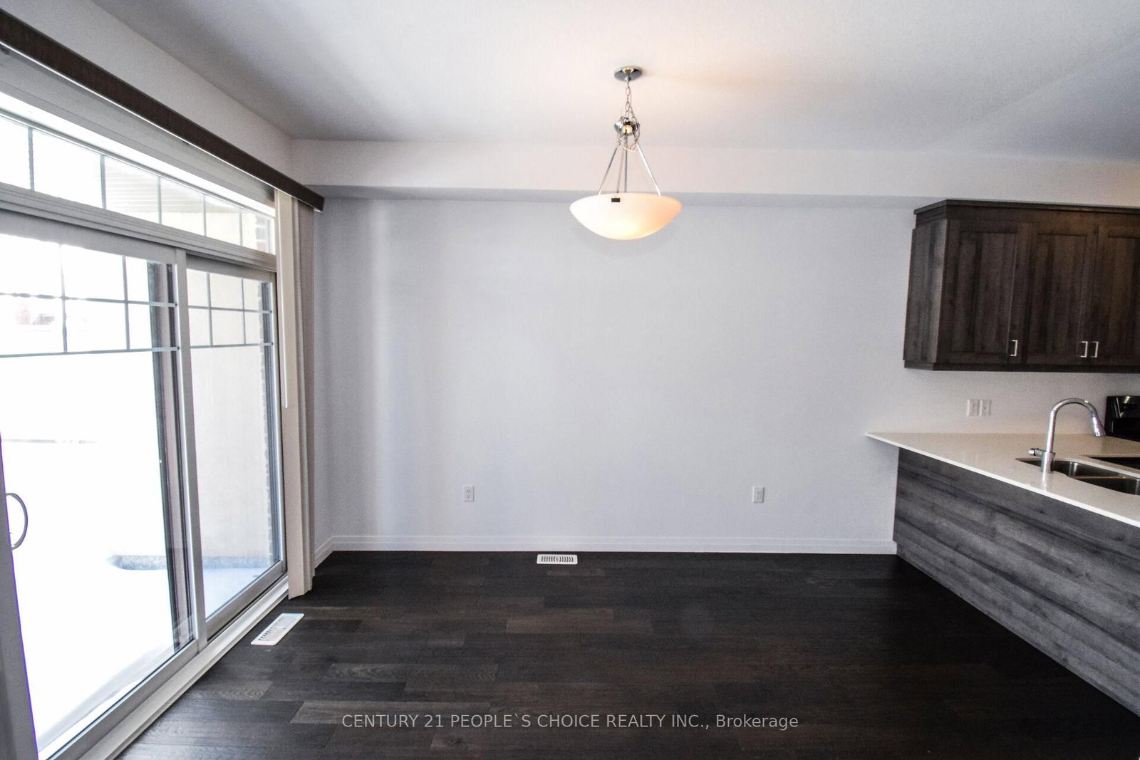 Townhouse for sale at 15 Hoffman Lane, Hamilton, Ontario, L9G 0H2 - Ancaster - MLS: X12831118