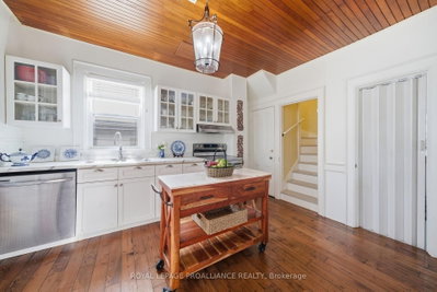 47 Paul Street • Prince Edward County, ON photo 4