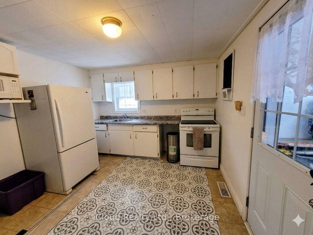 7 North Dufferin Street