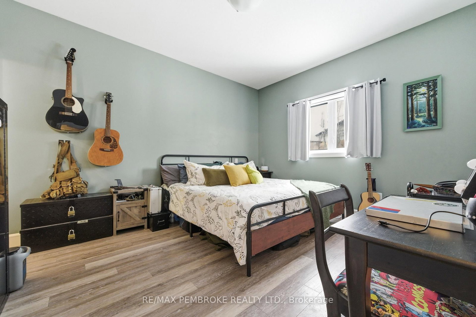 Listing Image 14