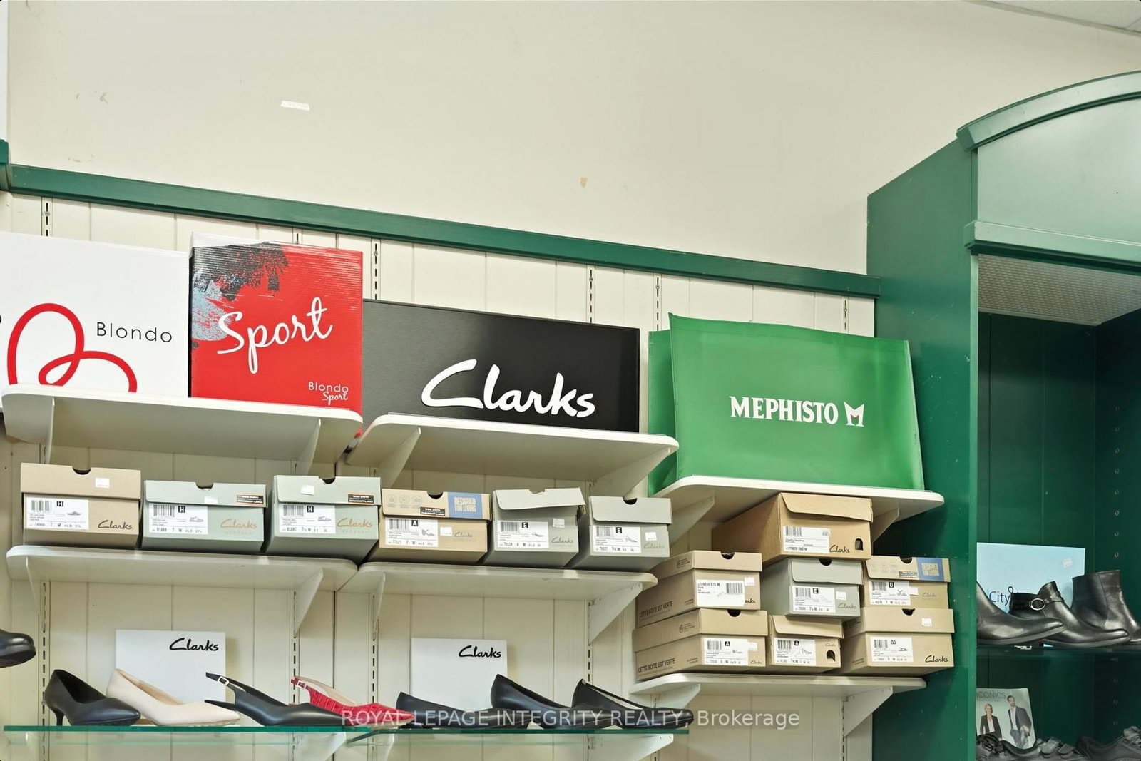 300 Eagleson Road - Photo 24