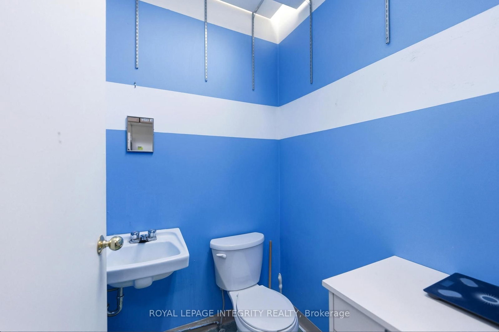 300 Eagleson Road - Photo 32