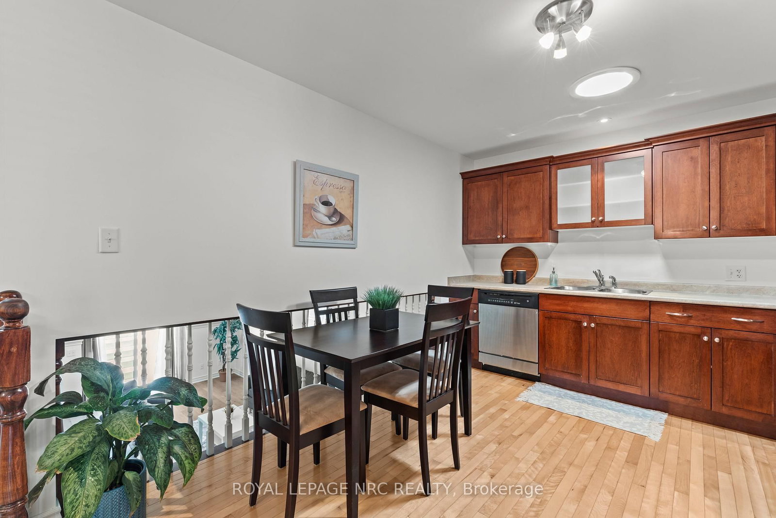 14 Hope Avenue W - Photo 10