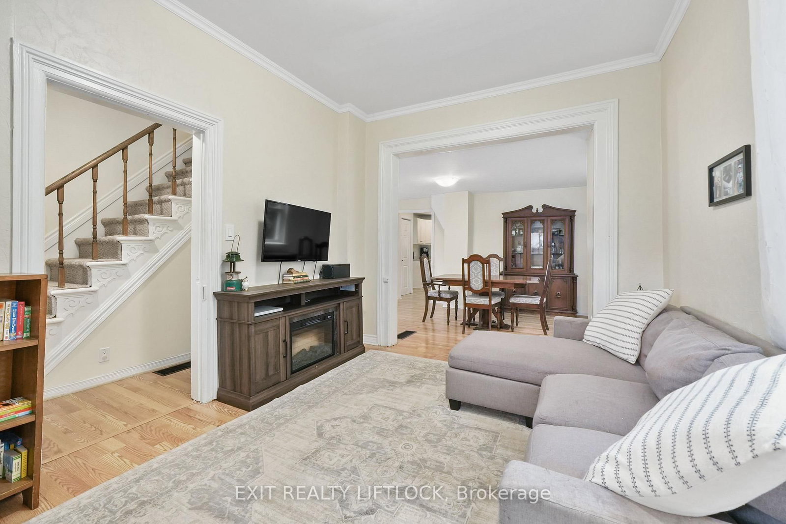 Detached House for sale at 378 London Street, Peterborough, Ontario, K9H 2Z8 - Town Ward 3 - MLS: X12832426