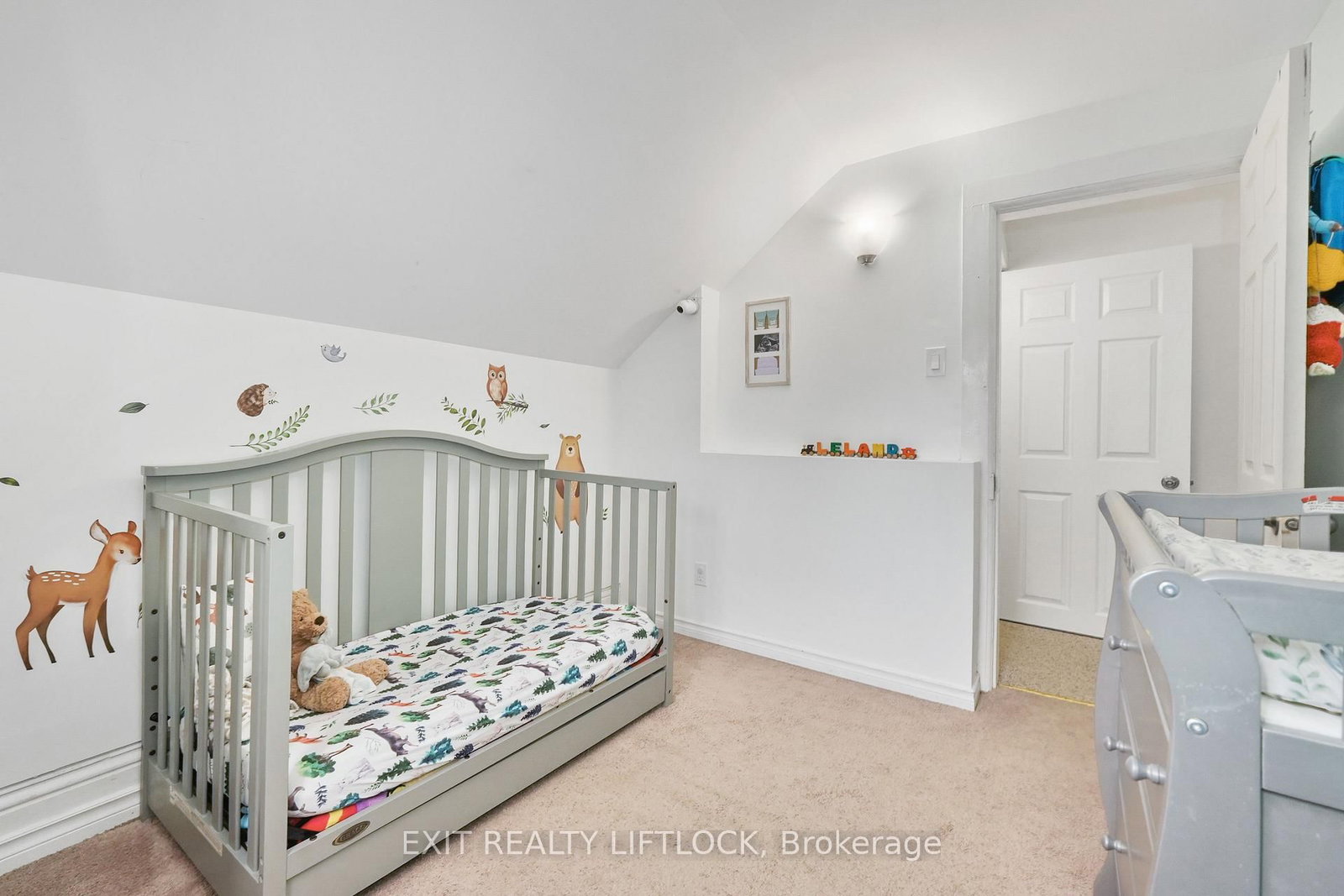 Detached House for sale at 378 London Street, Peterborough, Ontario, K9H 2Z8 - Town Ward 3 - MLS: X12832426