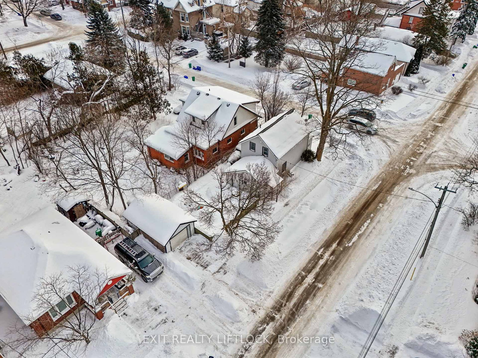 Detached House for sale at 378 London Street, Peterborough, Ontario, K9H 2Z8 - Town Ward 3 - MLS: X12832426