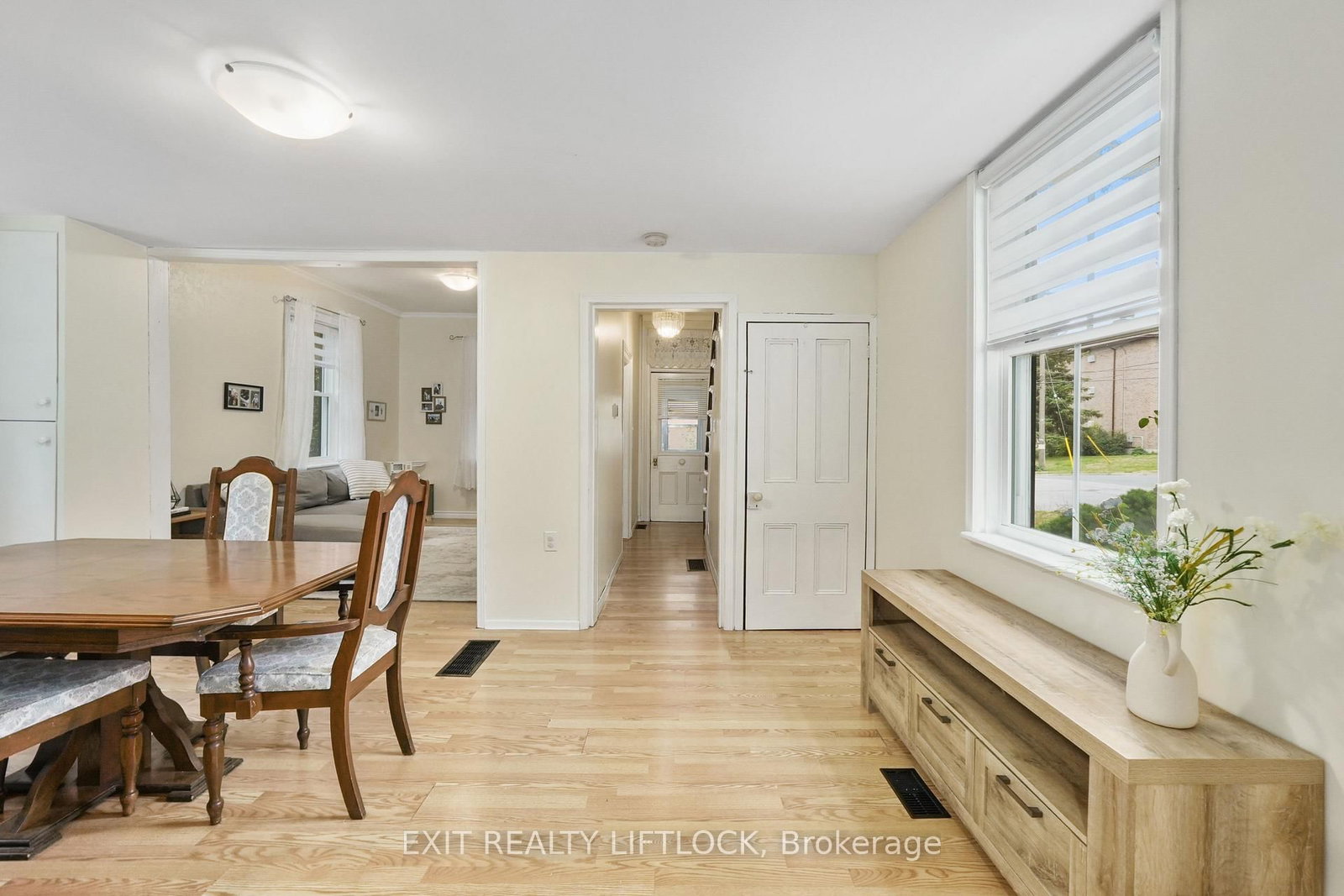 Detached House for sale at 378 London Street, Peterborough, Ontario, K9H 2Z8 - Town Ward 3 - MLS: X12832426