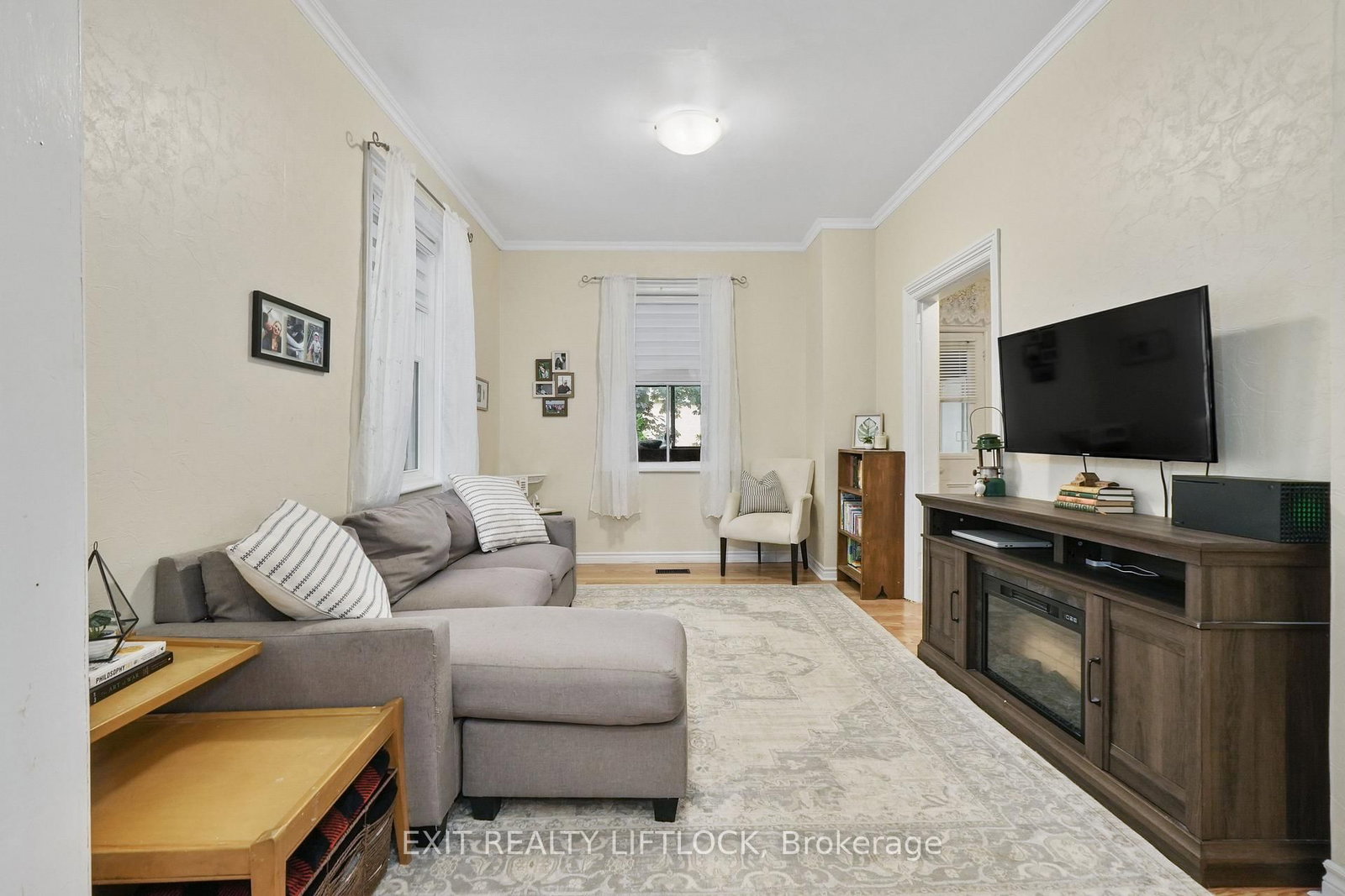 Detached House for sale at 378 London Street, Peterborough, Ontario, K9H 2Z8 - Town Ward 3 - MLS: X12832426