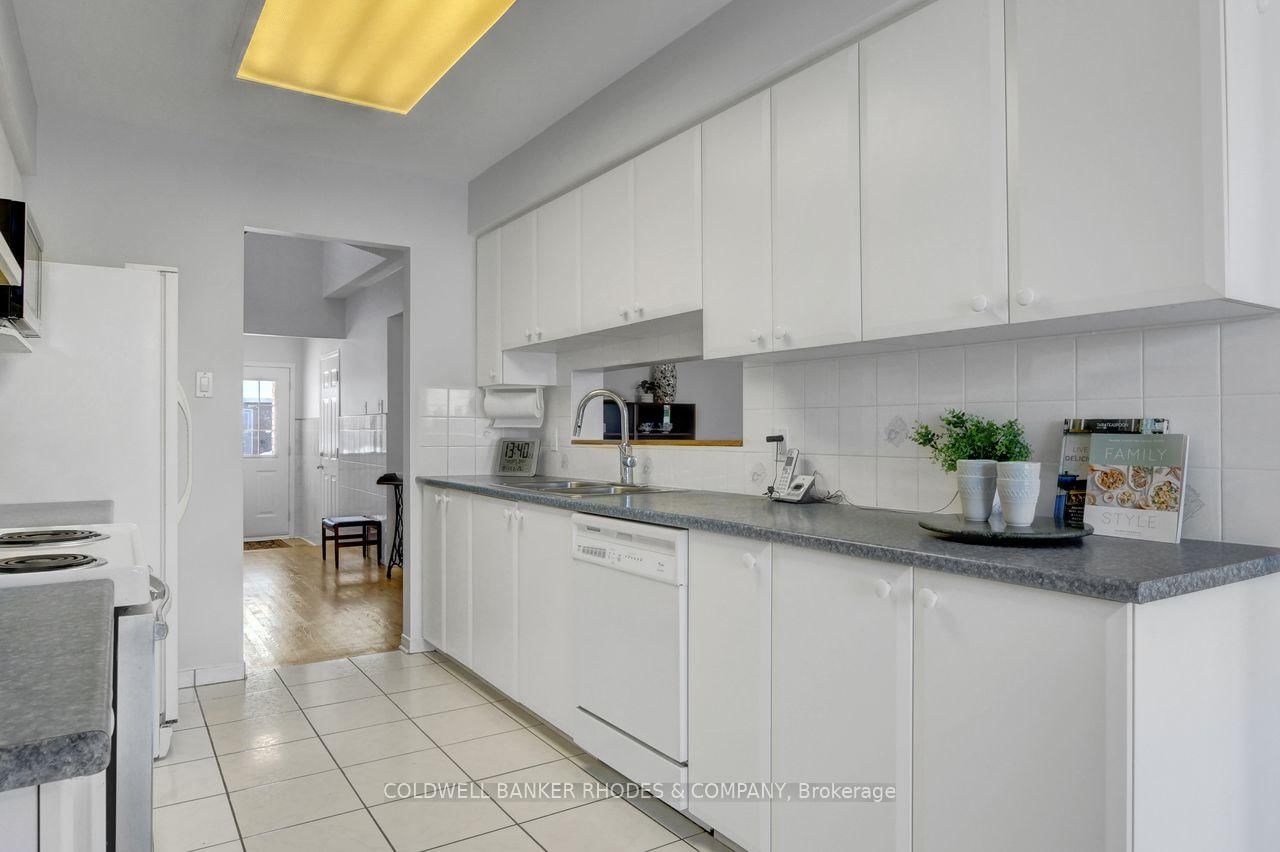 Townhouse for sale at 2 Calaveras Avenue, Ottawa, Ontario, K2J 4Z8 - Barrhaven - Longfields - MLS: X12832528