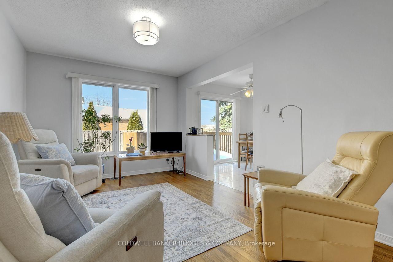 Townhouse for sale at 2 Calaveras Avenue, Ottawa, Ontario, K2J 4Z8 - Barrhaven - Longfields - MLS: X12832528