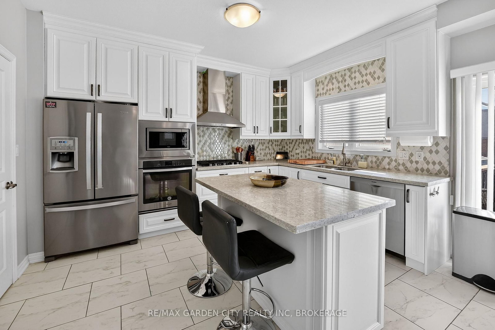 Detached House for sale at 4 Riley Avenue, Pelham, Ontario, L0S 1E6 - Fonthill - MLS: X12832542