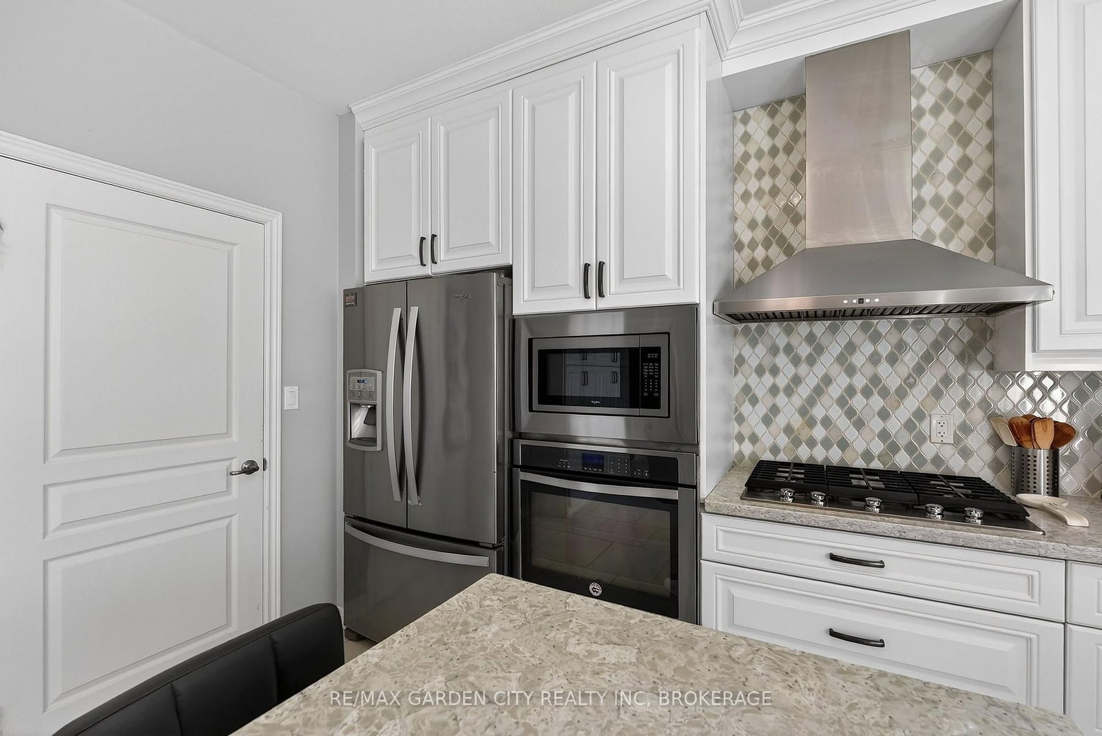 Detached House for sale at 4 Riley Avenue, Pelham, Ontario, L0S 1E6 - Fonthill - MLS: X12832542