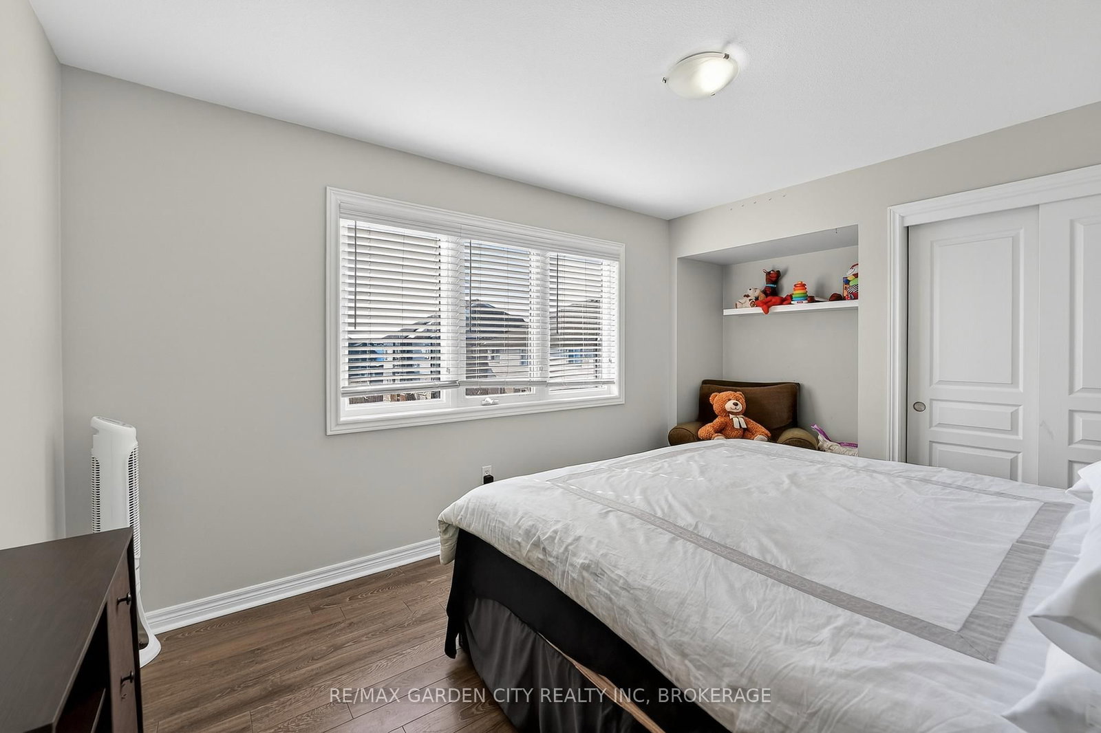 Detached House for sale at 4 Riley Avenue, Pelham, Ontario, L0S 1E6 - Fonthill - MLS: X12832542