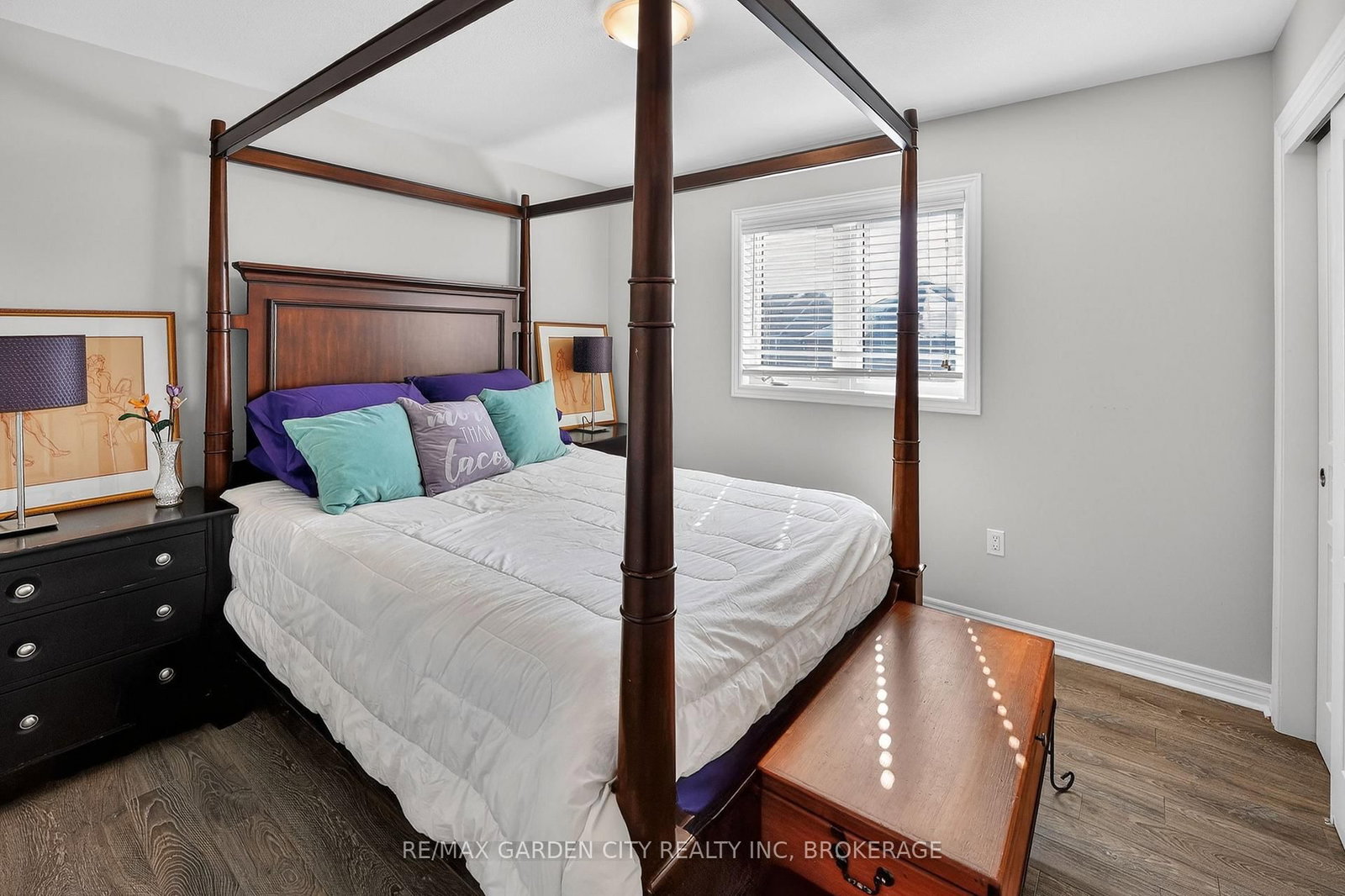 Detached House for sale at 4 Riley Avenue, Pelham, Ontario, L0S 1E6 - Fonthill - MLS: X12832542