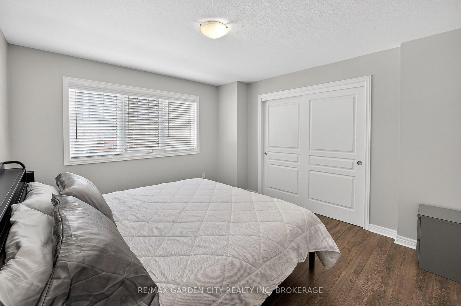 Detached House for sale at 4 Riley Avenue, Pelham, Ontario, L0S 1E6 - Fonthill - MLS: X12832542