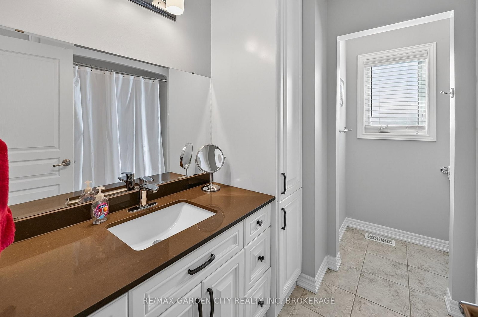 Detached House for sale at 4 Riley Avenue, Pelham, Ontario, L0S 1E6 - Fonthill - MLS: X12832542