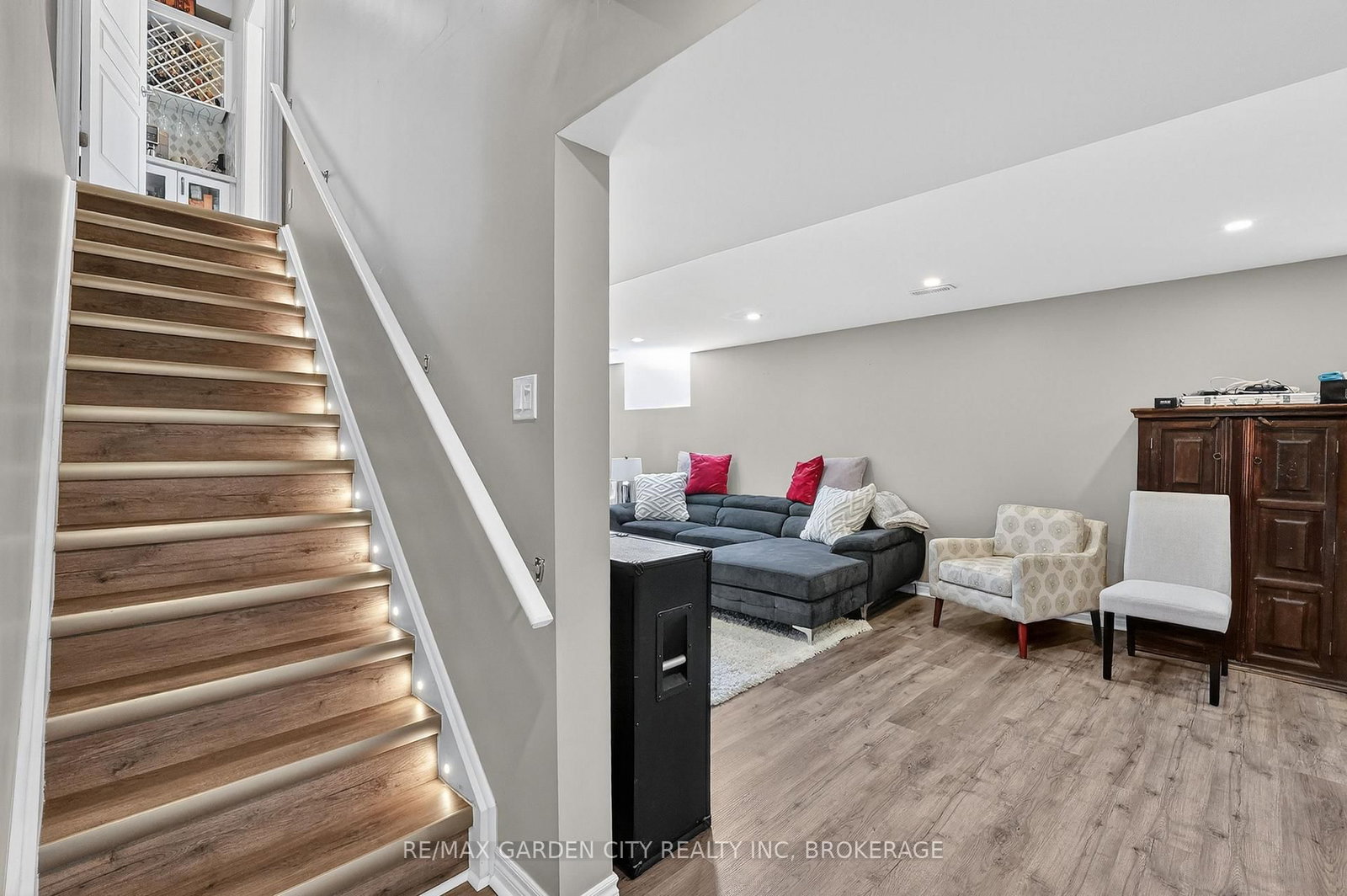 Detached House for sale at 4 Riley Avenue, Pelham, Ontario, L0S 1E6 - Fonthill - MLS: X12832542