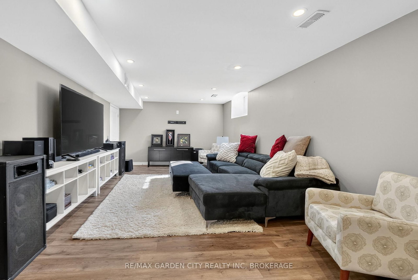 Detached House for sale at 4 Riley Avenue, Pelham, Ontario, L0S 1E6 - Fonthill - MLS: X12832542