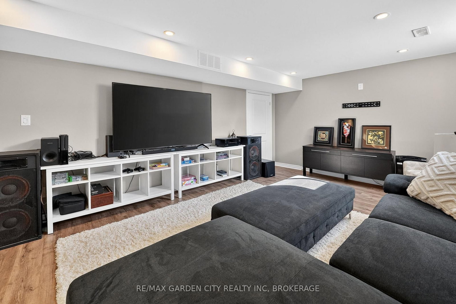 Detached House for sale at 4 Riley Avenue, Pelham, Ontario, L0S 1E6 - Fonthill - MLS: X12832542