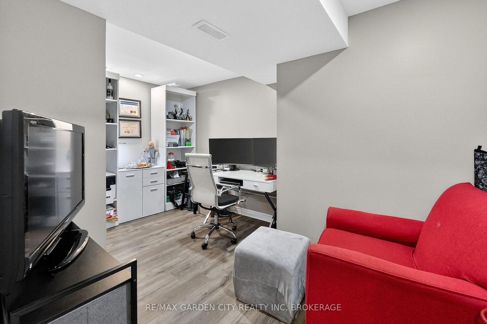 Detached House for sale at 4 Riley Avenue, Pelham, Ontario, L0S 1E6 - Fonthill - MLS: X12832542