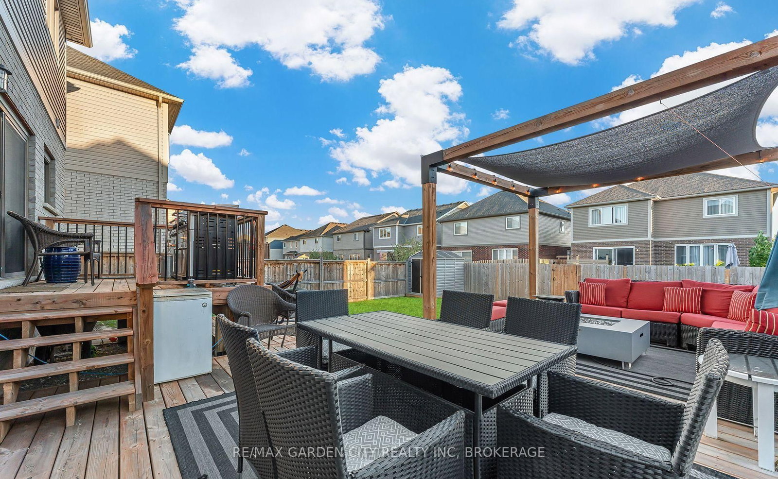 Detached House for sale at 4 Riley Avenue, Pelham, Ontario, L0S 1E6 - Fonthill - MLS: X12832542