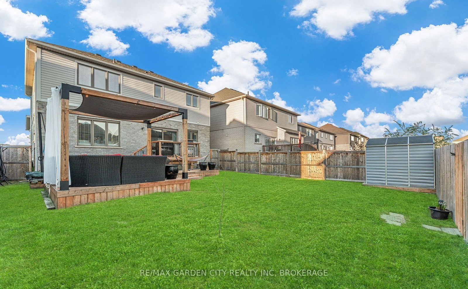 Detached House for sale at 4 Riley Avenue, Pelham, Ontario, L0S 1E6 - Fonthill - MLS: X12832542