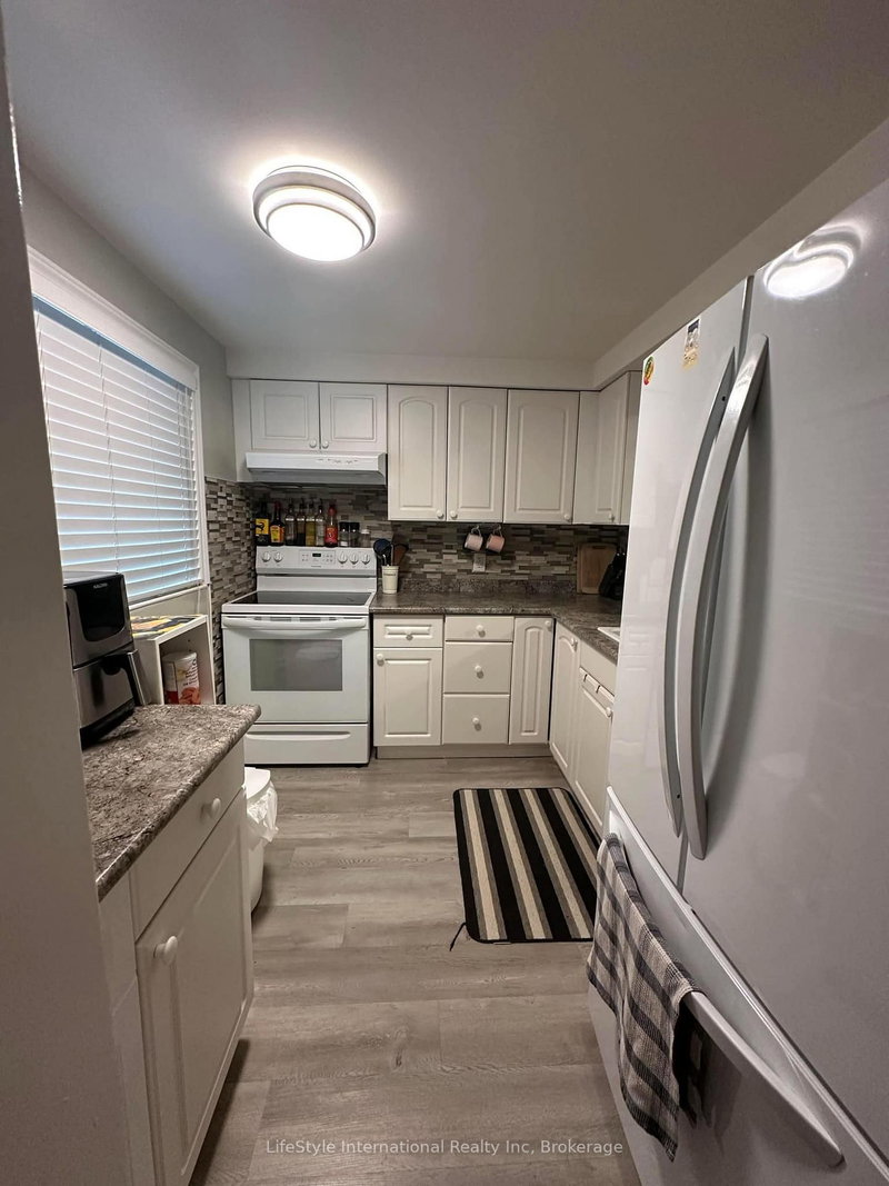 4 - 5982 Dunn St, Niagara Falls, L2G 7J9 | Image 3