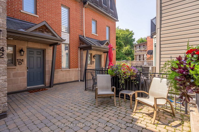 D - 124 Guigues Avenue